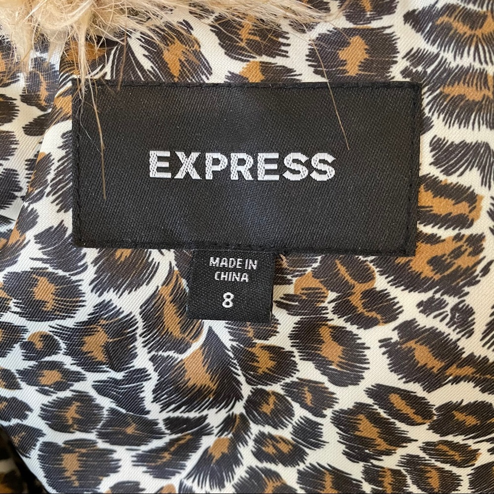 SOLD❤️ Express Size 8 Beige Puffer Fur Coat - Picture 11 of 13